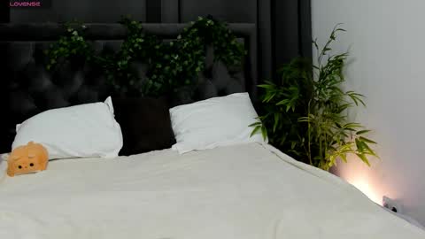 Luucy UTC1 Mon Tue Wed Thu Fri 0500-1130 online show from 11.13.25