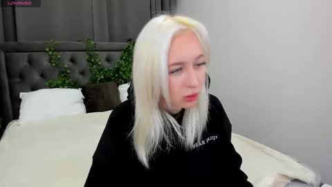 Luucy UTC1 Mon Tue Wed Thu Fri 0500-1130 online show from 11.24.25