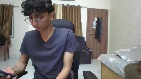 Mask Boy online show from 12.18.25