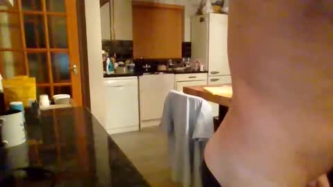 Snapshot of masked_masturbation_couple chatting on 12.01.25 Masked Masturbation Couple online show from 12.01.25