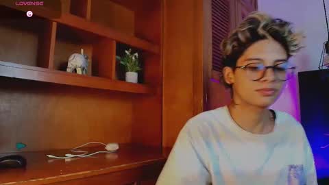 Snapshot of massimo_alessandro chatting on 10.16.25   online show from 10.16.25