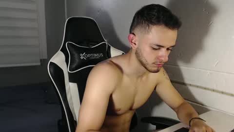 Snapshot of massimo_jiovano chatting on 01.10.25 massimo online show from 01.10.25