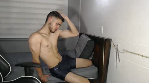 Snapshot of massimo_jiovano chatting on 02.04.25 massimo online show from 02.04.25