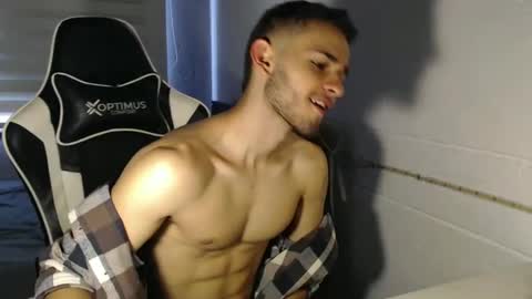 Snapshot of massimo_jiovano chatting on 02.12.25 massimo online show from 02.12.25