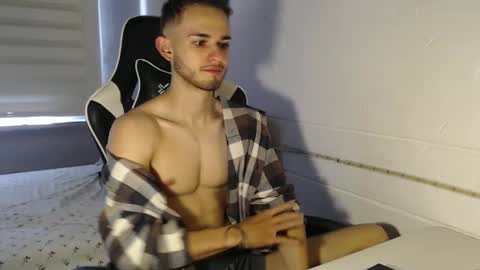 Snapshot of massimo_jiovano chatting on 03.02.25 massimo online show from 03.02.25