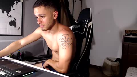 Snapshot of massimo_jiovano chatting on 09.13.25 massimo online show from 09.13.25