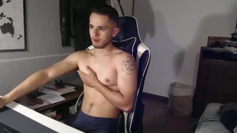 Snapshot of massimo_jiovano chatting on 10.05.25 massimo online show from 10.05.25