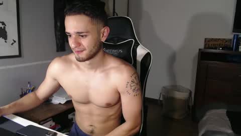 Snapshot of massimo_jiovano chatting on 10.10.25 massimo online show from 10.10.25