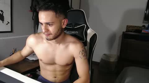 Snapshot of massimo_jiovano chatting on 10.24.25 massimo online show from 10.24.25