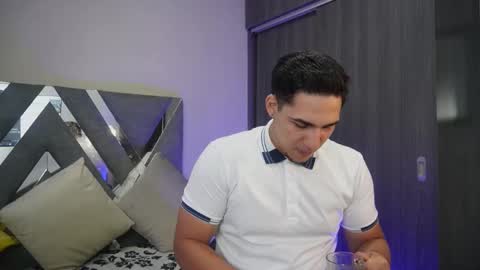Snapshot of massimo_vidal chatting on 09.27.25 massimo_vidal online show from 09.27.25