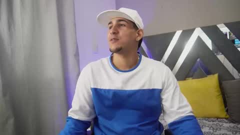 Snapshot of massimo_vidal chatting on 10.04.25 massimo_vidal online show from 10.04.25