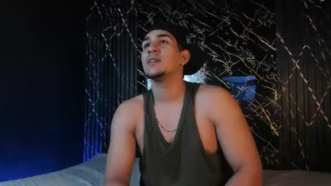 Snapshot of massimo_vidal chatting on 06.25.26 massimo_vidal online show from 06.25.26