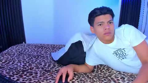 massimoandaxel online show from 11.29.25