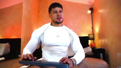 massimowalton2 online show from 05.18.26