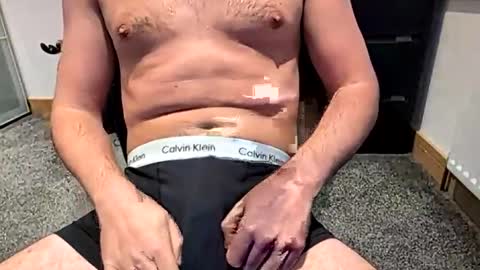 Snapshot of massive1oad chatting on 12.15.24 massive1oad online show from 12.15.24