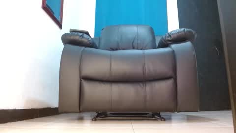 Snapshot of master_melo chatting on 11.08.25 master melo online show from 11.08.25