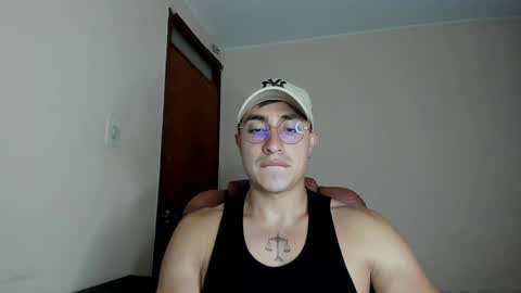 Snapshot of masterfiterotic chatting on 03.05.25 masterfiterotic online show from 03.05.25