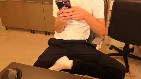 Snapshot of mastermiko chatting on 12.16.25 Silly Rabbit online show from 12.16.25