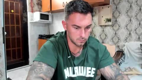 Snapshot of mastermusclejon chatting on 09.11.25 Jon online show from 09.11.25