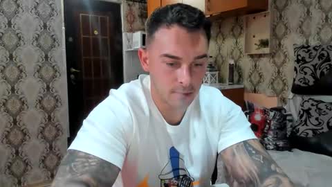 Snapshot of mastermusclejon chatting on 10.19.25 Jon online show from 10.19.25