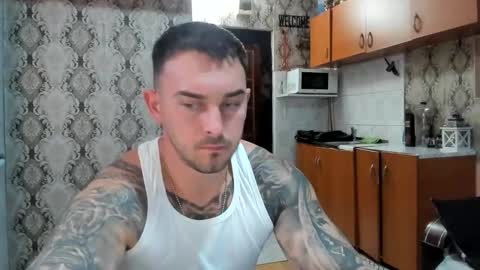 Snapshot of mastermusclejon chatting on 11.06.25 Jon online show from 11.06.25