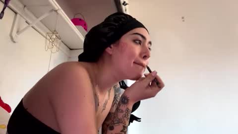 Snapshot of masturbatingmariamiller chatting on 11.27.25 masturbatingmariamiller online show from 11.27.25