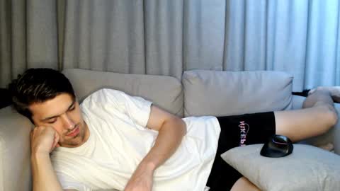 mateo_zeus online show from 12.04.24