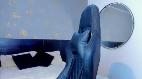 Mathew Flintt  online show from 12.19.25