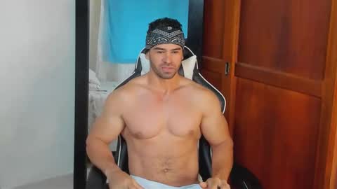 Snapshot of mathews_smith chatting on 01.19.26 mathews_smith online show from 01.19.26