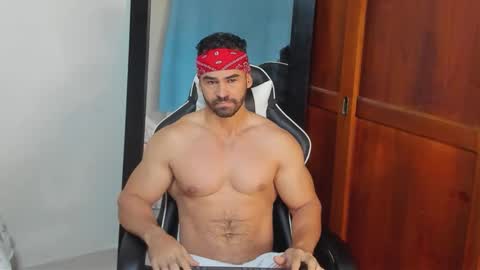 Snapshot of mathews_smith chatting on 02.16.26 mathews_smith online show from 02.16.26