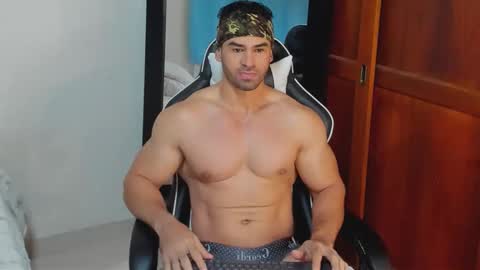 Snapshot of mathews_smith chatting on 02.18.26 mathews_smith online show from 02.18.26