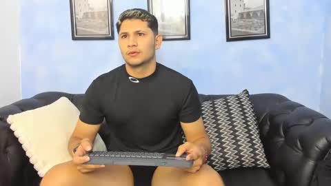 Snapshot of mathias_cocks chatting on 09.16.25 mathias cocks online show from 09.16.25