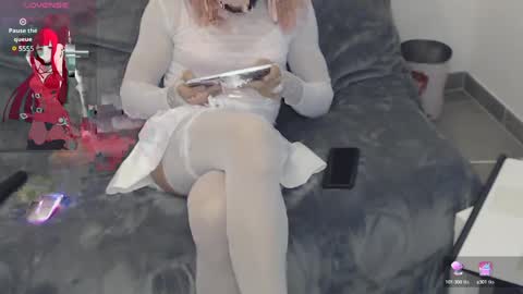 Snapshot of mathurin37 chatting on 01.25.25 LooLa online show from 01.25.25