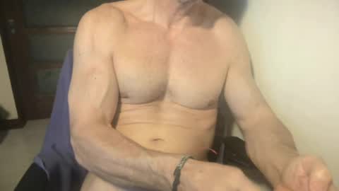 Snapshot of matiasmartin2030 chatting on 07.13.26 MatiasMatureMuscle online show from 07.13.26