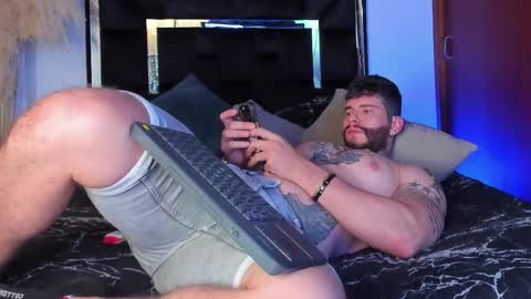 Snapshot of matius_foxtter chatting on 12.16.25 matius foxter online show from 12.16.25