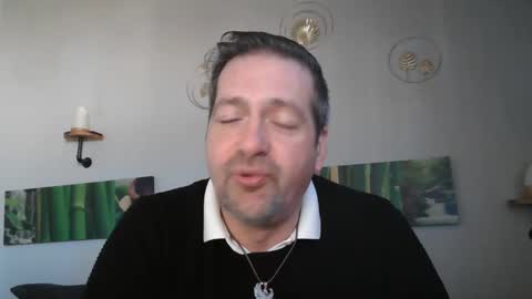 Snapshot of matrike1 chatting on 12.26.24 matrike1 online show from 12.26.24