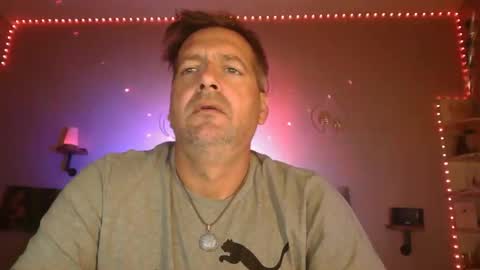 Snapshot of matrike1 chatting on 10.05.25 matrike1 online show from 10.05.25