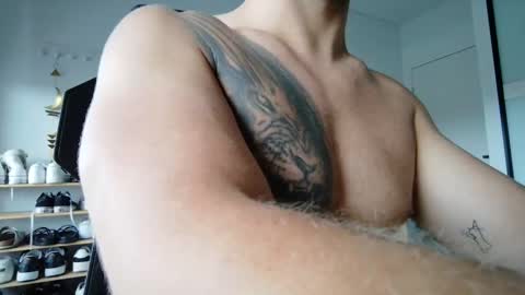 Snapshot of matt89aus chatting on 12.21.24 MRD online show from 12.21.24