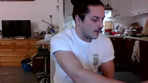 Snapshot of matteushh87 chatting on 01.19.25 matteushh87 online show from 01.19.25