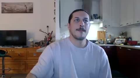 Snapshot of matteushh87 chatting on 02.14.25 matteushh87 online show from 02.14.25