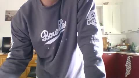 Snapshot of matteushh87 chatting on 02.18.25 matteushh87 online show from 02.18.25