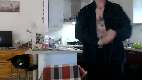 Snapshot of matteushh87 chatting on 02.25.25 matteushh87 online show from 02.25.25