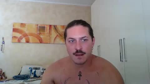 Snapshot of matteushh87 chatting on 09.17.25 matteushh87 online show from 09.17.25