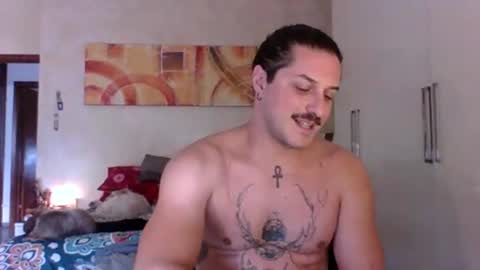 Snapshot of matteushh87 chatting on 11.08.25 matteushh87 online show from 11.08.25