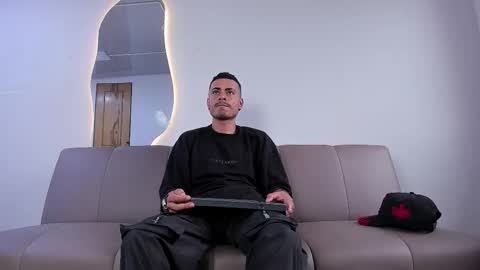 Snapshot of matthewcullenn chatting on 11.27.25 Matthew online show from 11.27.25