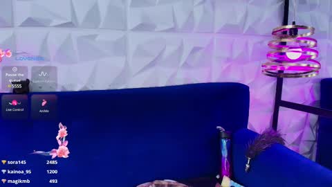 Snapshot of matti_sofia chatting on 02.22.25 TATIANA AND ROUS online show from 02.22.25