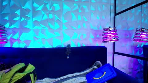 Snapshot of matti_sofia chatting on 09.17.25 TATIANA AND ROUS online show from 09.17.25