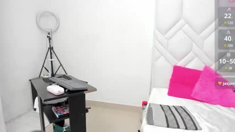 ISABEL online show from 03.07.25