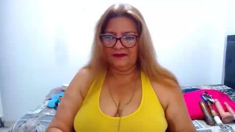 Snapshot of maturehot649 chatting on 10.19.25 maturehot649 online show from 10.19.25