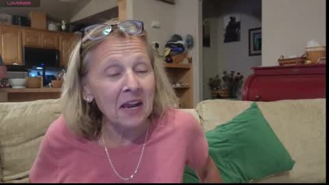 Snapshot of matureluvin chatting on 09.19.25 JustUs online show from 09.19.25